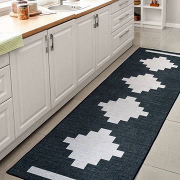 Adriel Geometric Tribal Medallion Machine-washable Area Rug